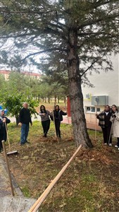 Büro Hizmetleri ve Sekreterlik Bölümü Öğrencilerimizden Çevre Temizliği ve Çevresel Duyarlılık Etkinliğine Katkı