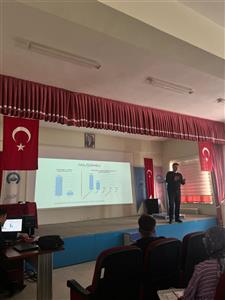 Büro Hizmetlesi ve Sekreterlik Bölümü İkinci Sınıf Öğrencileri Kadına Şiddet Programı Düzenledi