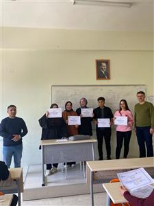 Büro Hizmetleri ve Sekreterlik Programı 2.Sınıf Öğrencileri Sertifikalarını Aldılar