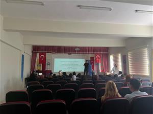 Büro Hizmetlesi ve Sekreterlik Bölümü İkinci Sınıf Öğrencileri Kadına Şiddet Programı Düzenledi